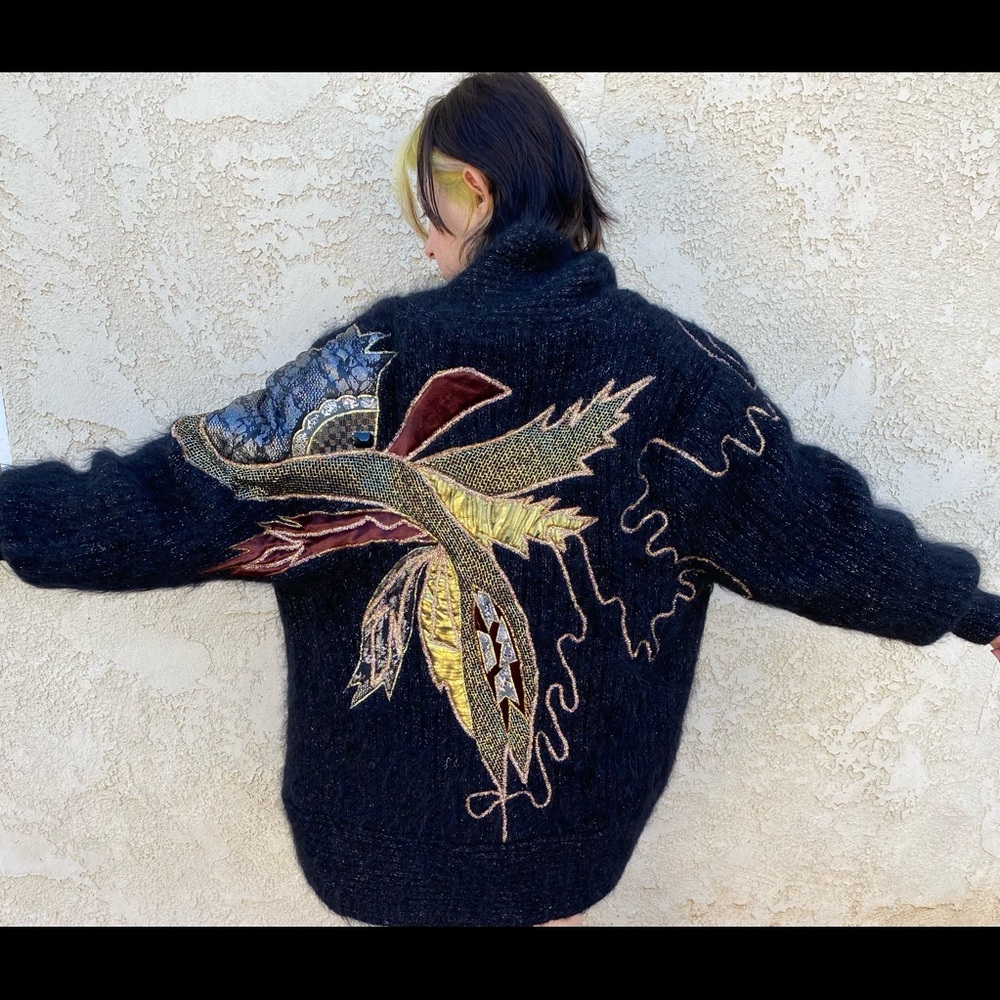 Fully Fashion Vintage Sweater